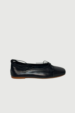 Sienna Ballet Flats in Black Leather