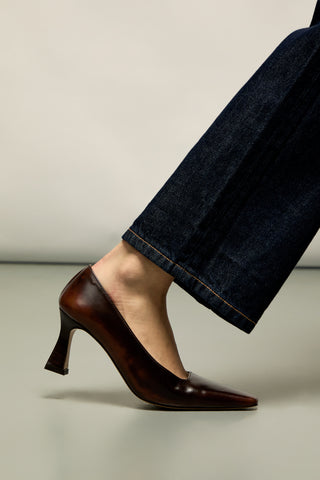 Petra Pumps in Brown Leather