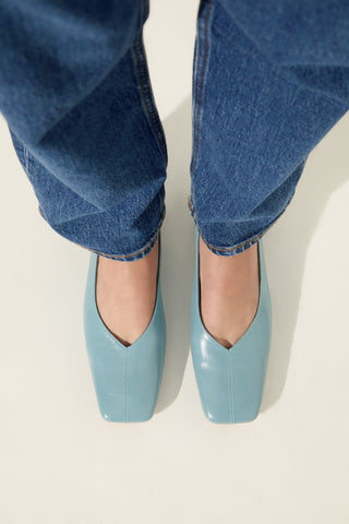 Kate Ballet Flats in Light Blue Leather