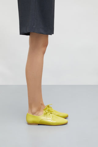 Emma Derbies en Cuir Verni Citron Vert