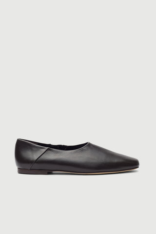 Berta Flats in Brown Leather