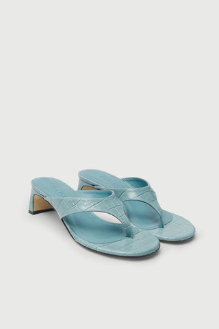 Farah Sandals in Croc-effect Light Blue Leather